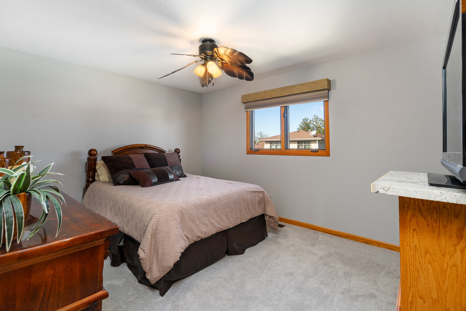 8118 Tudor Lane, Tinley Park, IL 60477