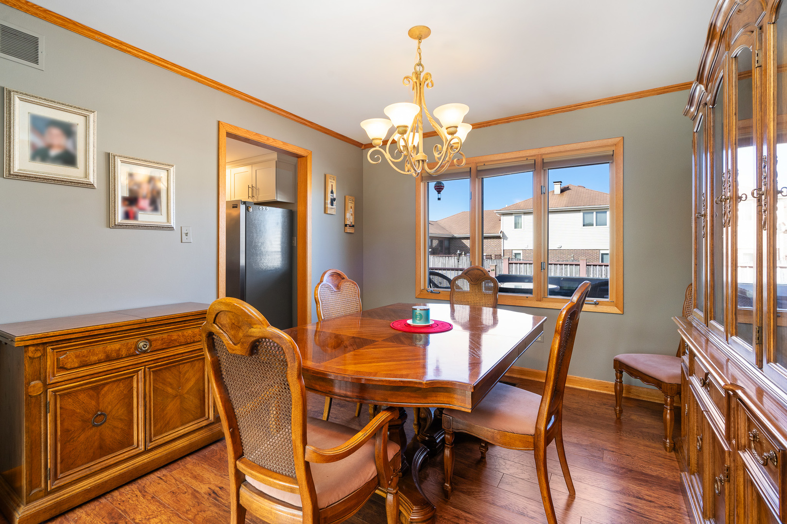 8118 Tudor Lane, Tinley Park, IL 60477