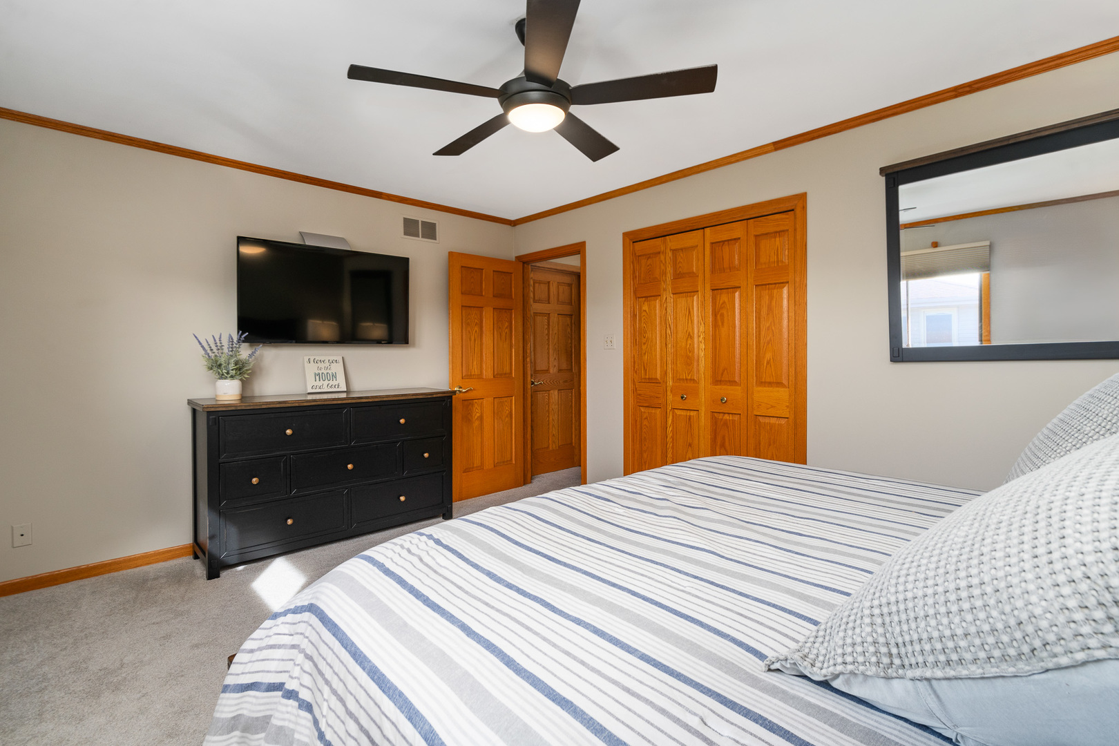 8118 Tudor Lane, Tinley Park, IL 60477