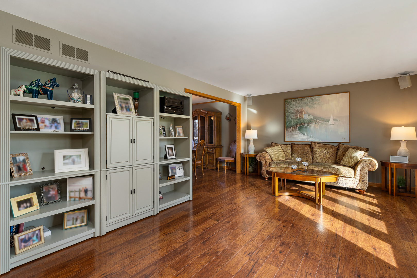 8118 Tudor Lane, Tinley Park, IL 60477