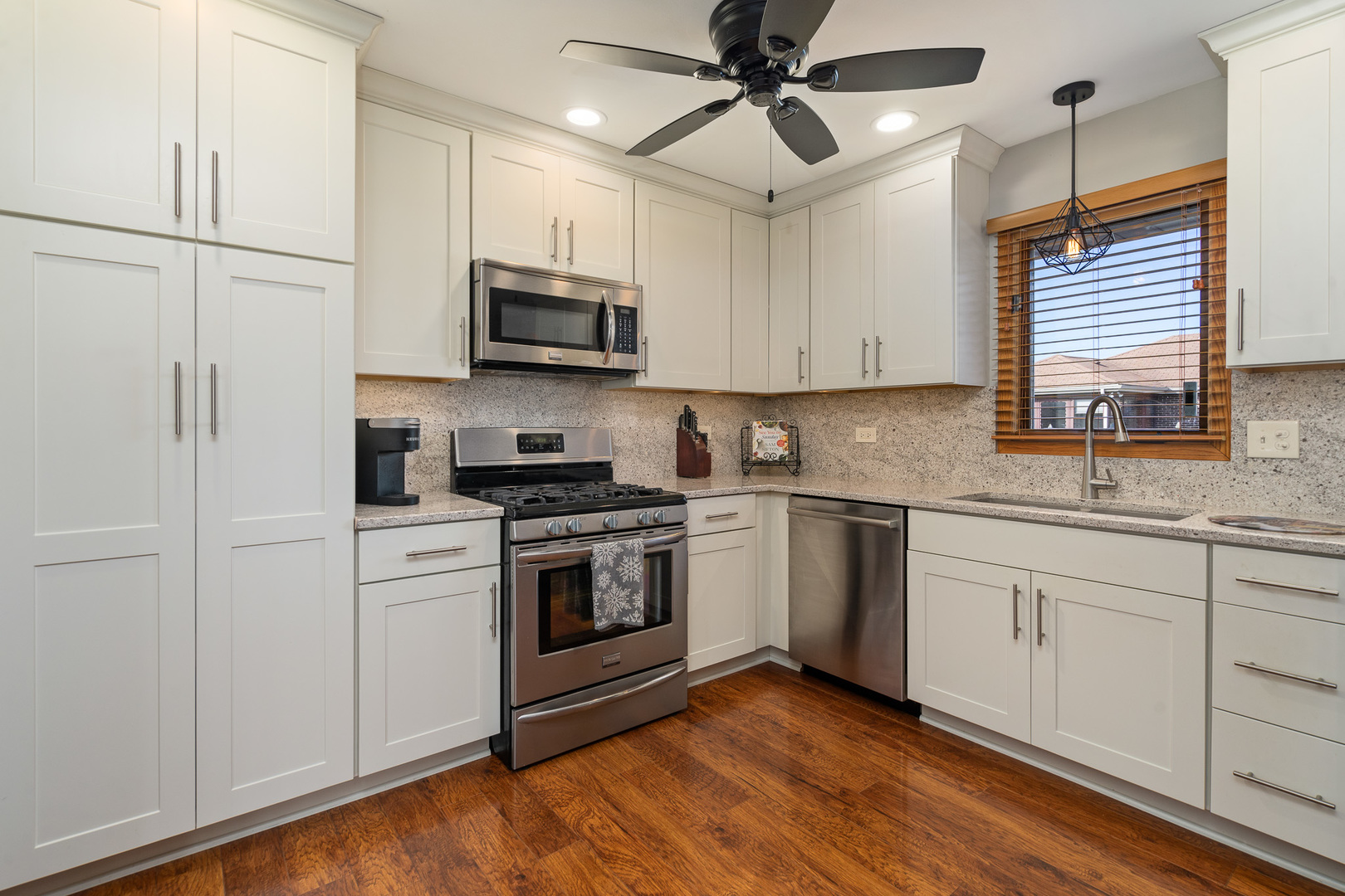 8118 Tudor Lane, Tinley Park, IL 60477