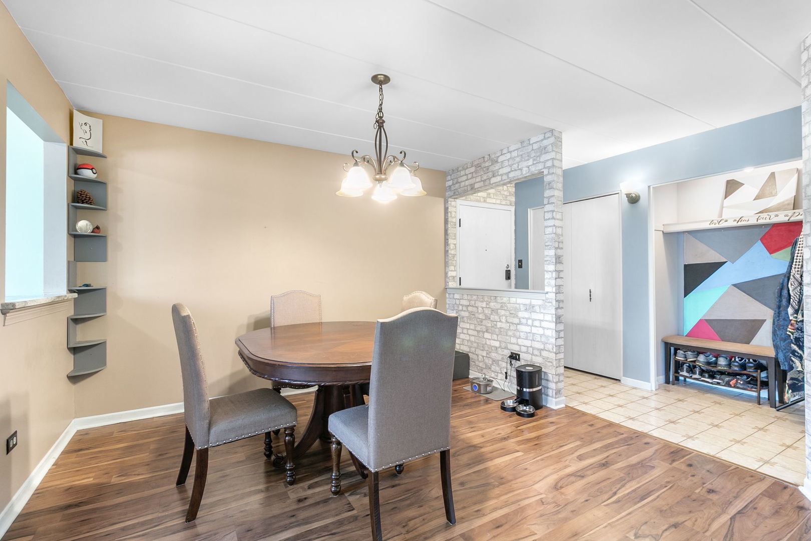 11045 S Theresa Circle #2B, Palos Hills, IL 60465