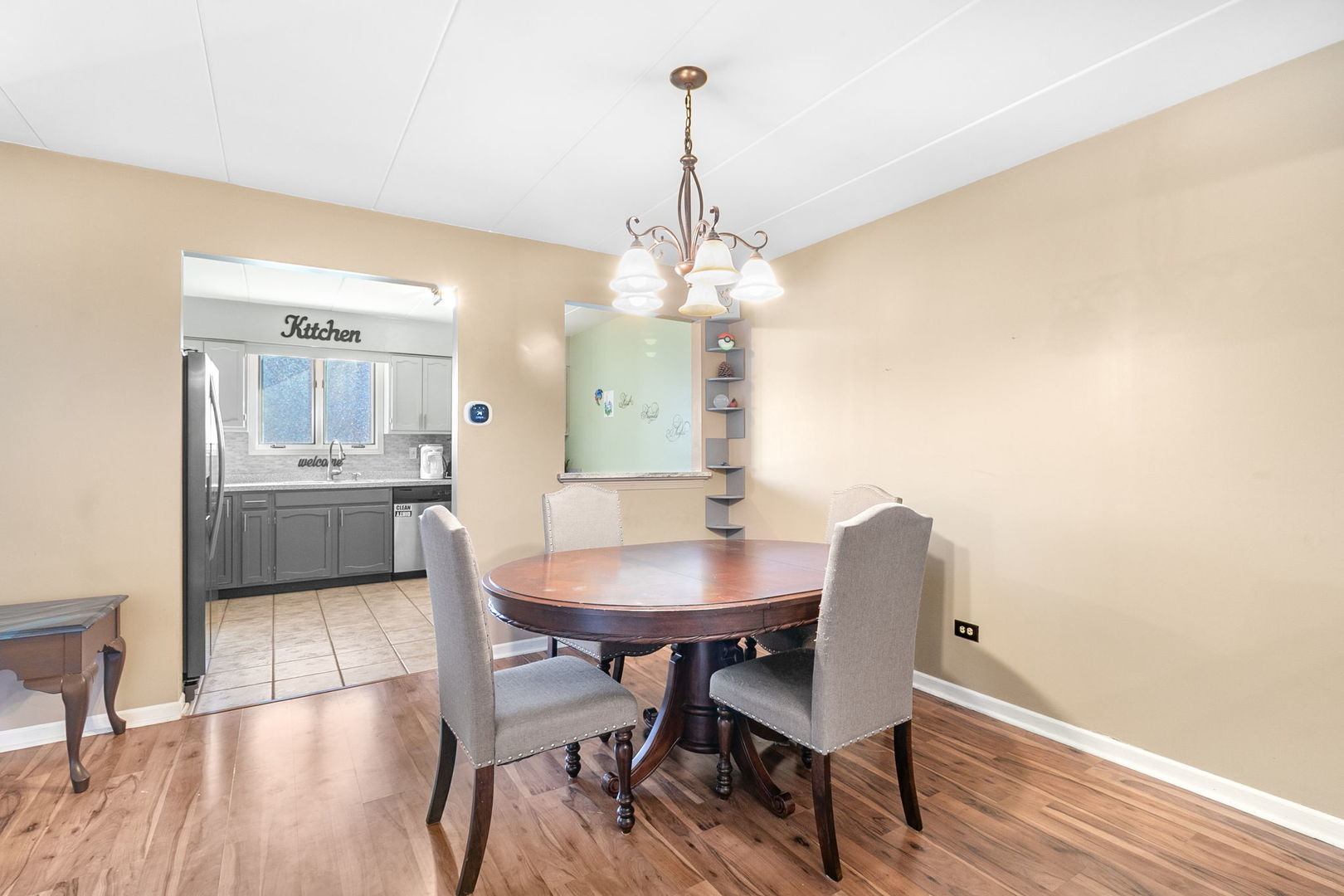 11045 S Theresa Circle #2B, Palos Hills, IL 60465