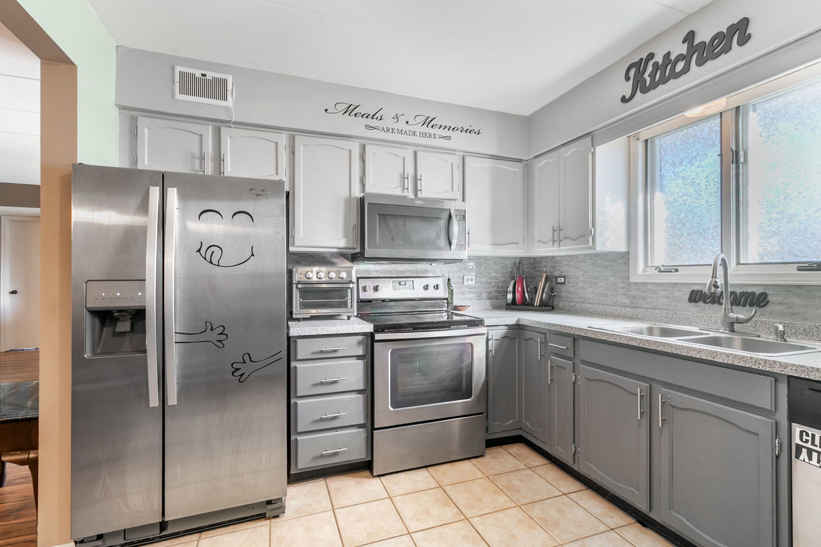 11045 S Theresa Circle #2B, Palos Hills, IL 60465