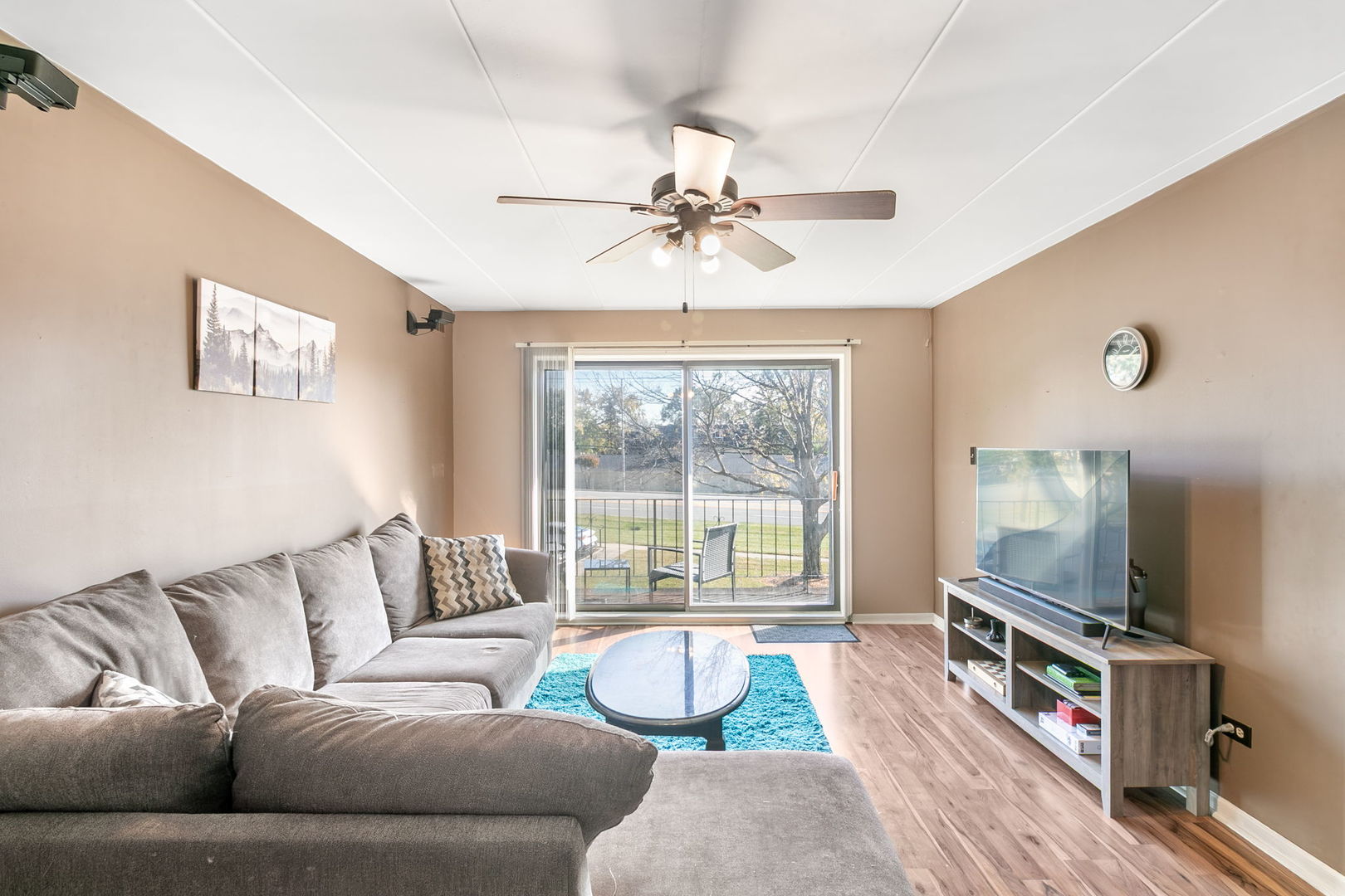 11045 S Theresa Circle #2B, Palos Hills, IL 60465