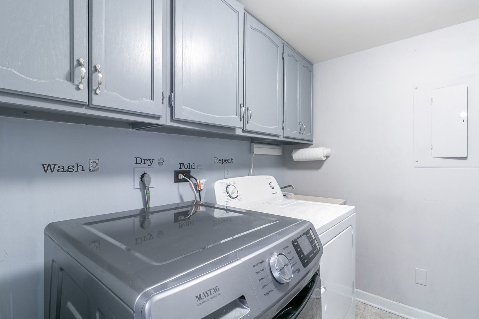 11045 S Theresa Circle #2B, Palos Hills, IL 60465