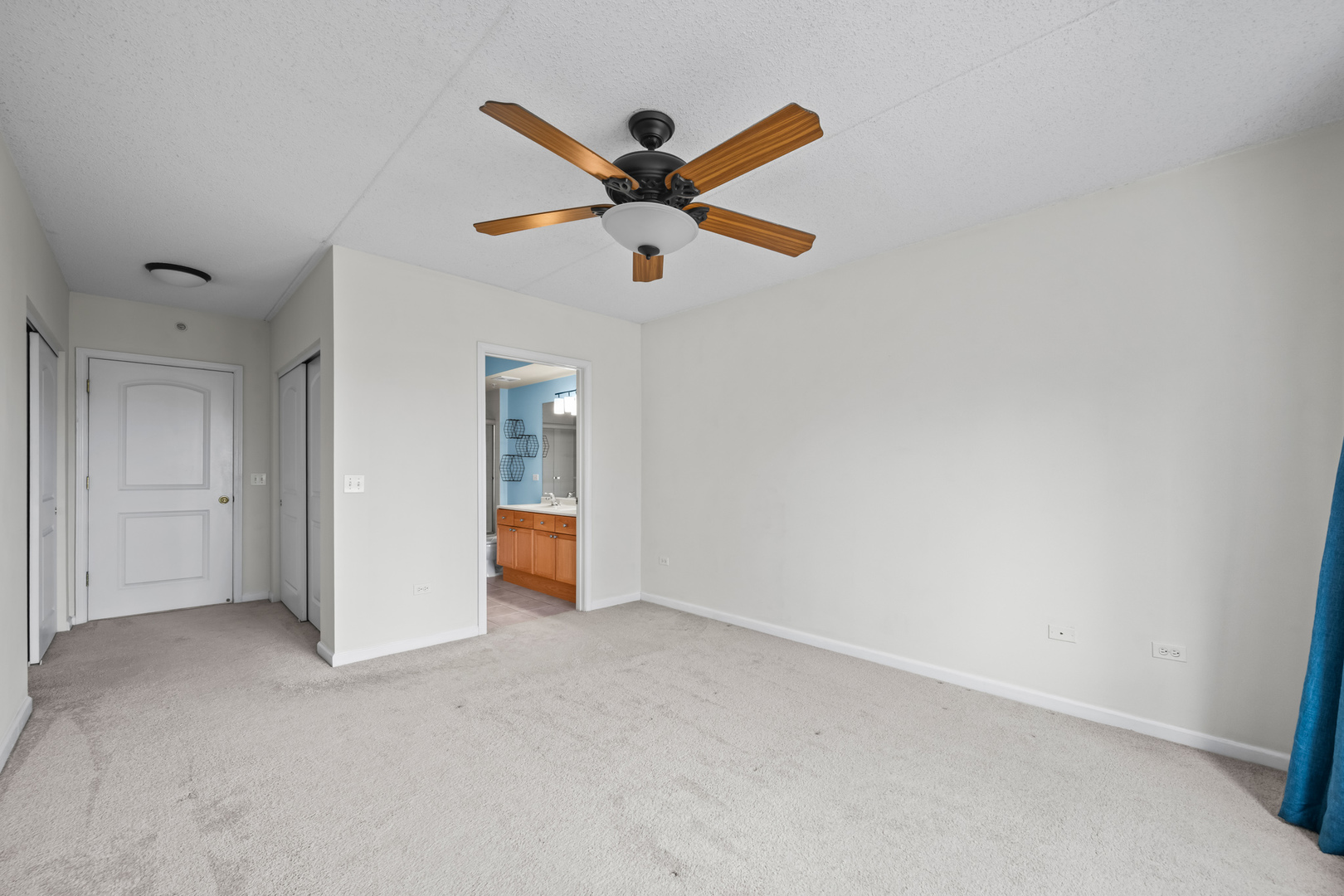 655 Perrie Drive #203, Elk Grove Village, IL 60007