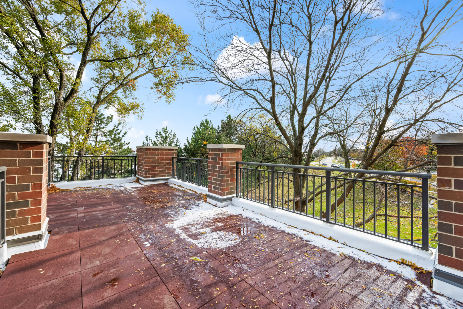 655 Perrie Drive #203, Elk Grove Village, IL 60007