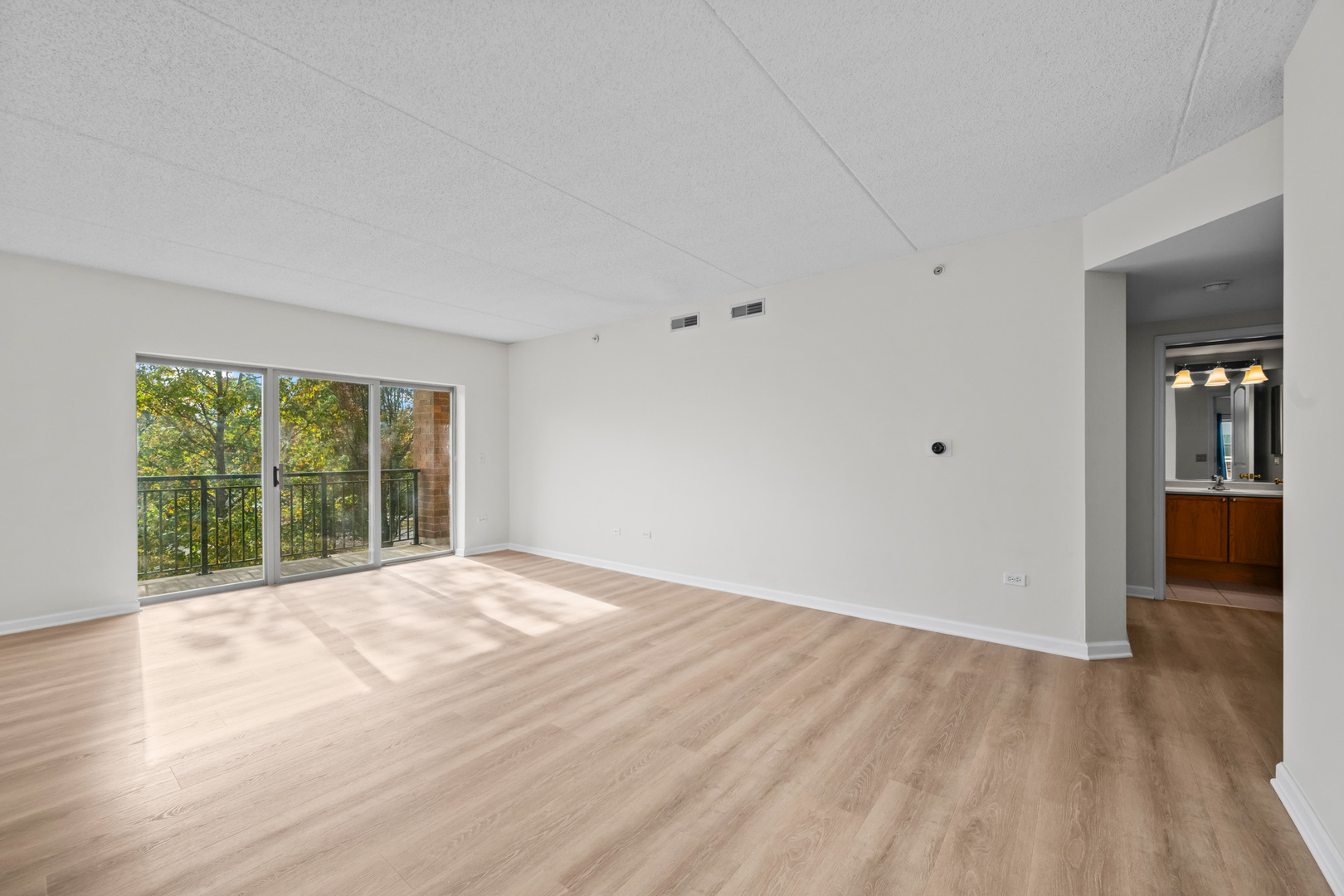 655 Perrie Drive #203, Elk Grove Village, IL 60007