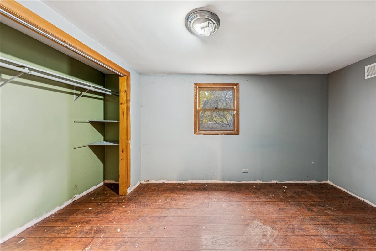 3305 Holdridge Avenue, Zion, IL 60099