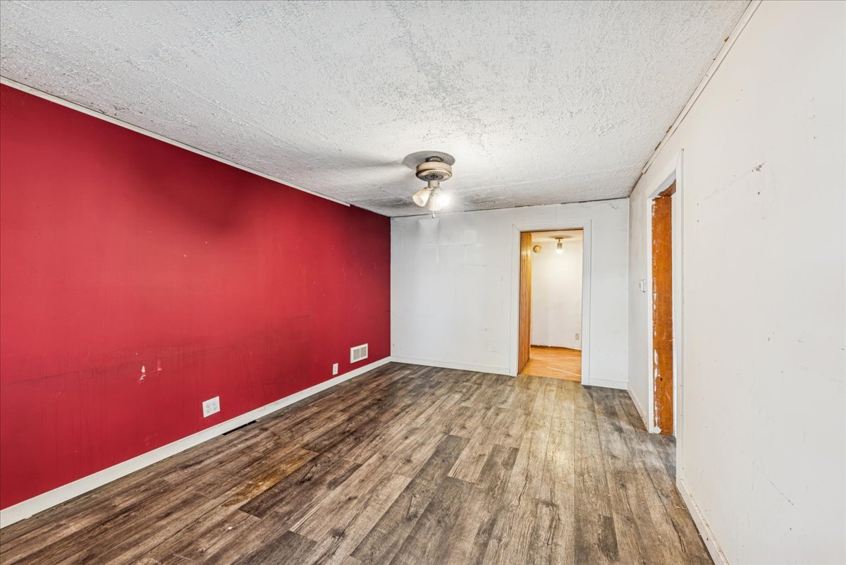 3305 Holdridge Avenue, Zion, IL 60099