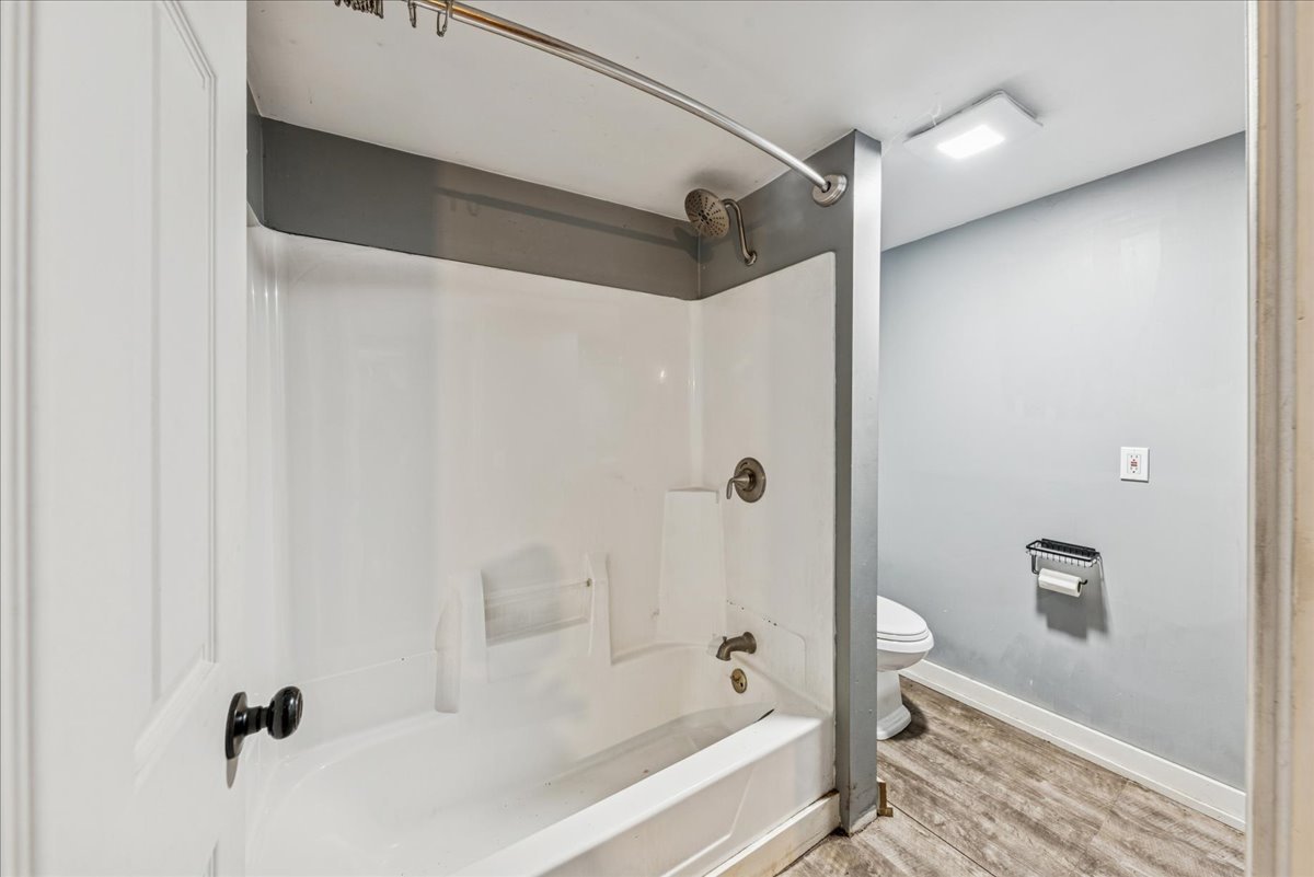 3305 Holdridge Avenue, Zion, IL 60099