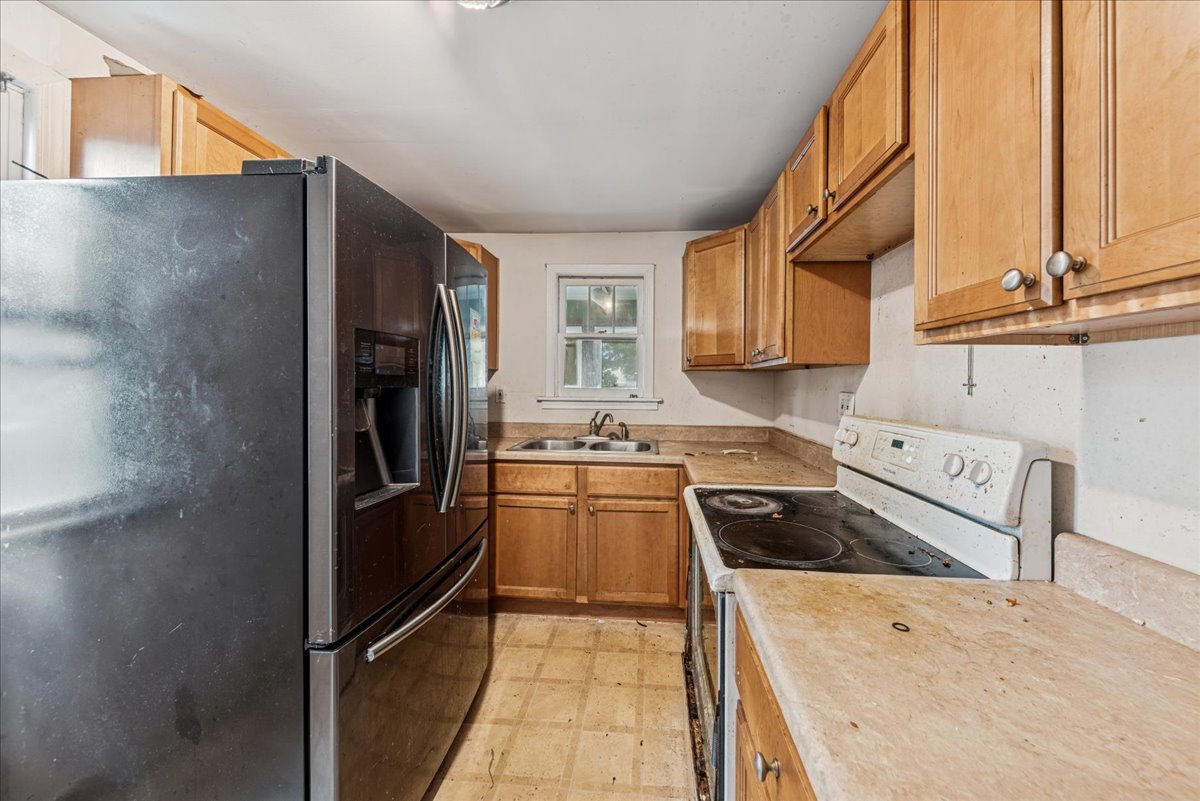 3305 Holdridge Avenue, Zion, IL 60099