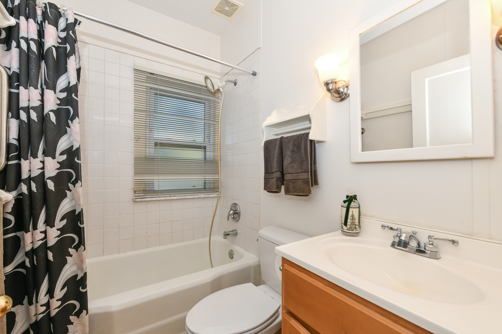 2631 Carmel Boulevard, Zion, IL 60099