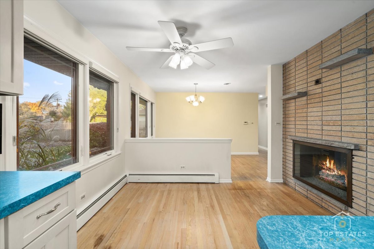 10 N Wildwood Drive, Prospect Heights, IL 60070