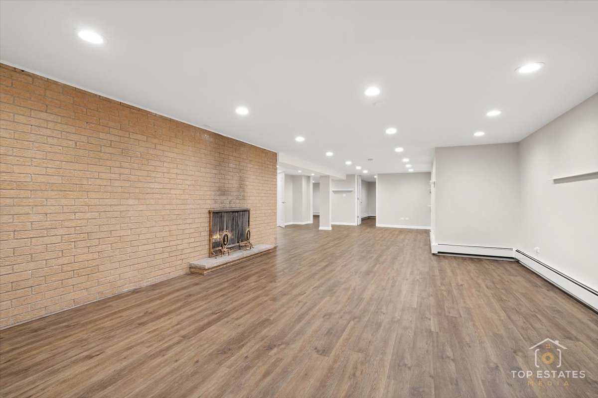 10 N Wildwood Drive, Prospect Heights, IL 60070