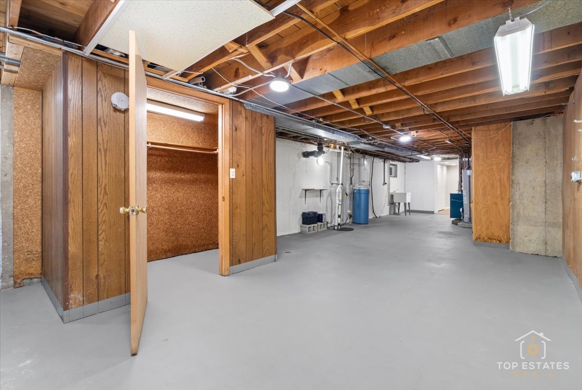 10 N Wildwood Drive, Prospect Heights, IL 60070