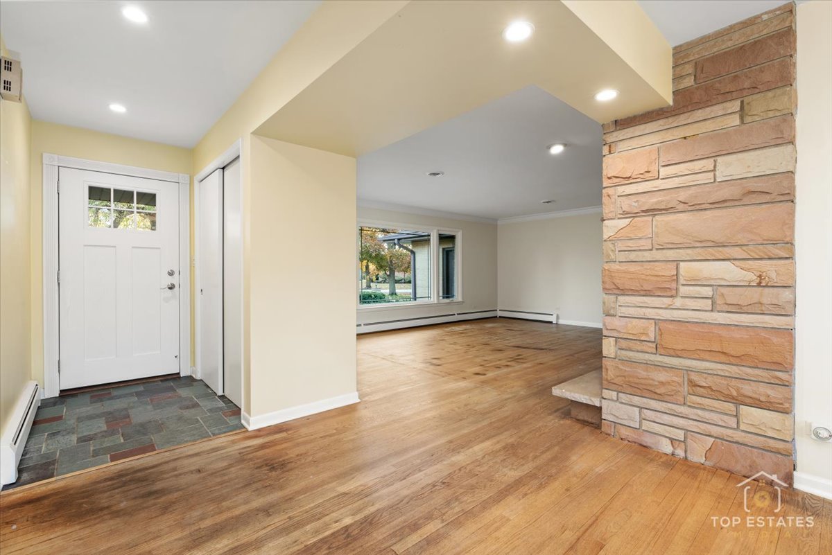 10 N Wildwood Drive, Prospect Heights, IL 60070