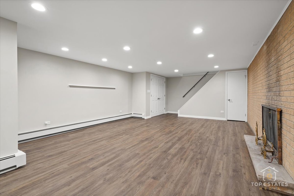 10 N Wildwood Drive, Prospect Heights, IL 60070