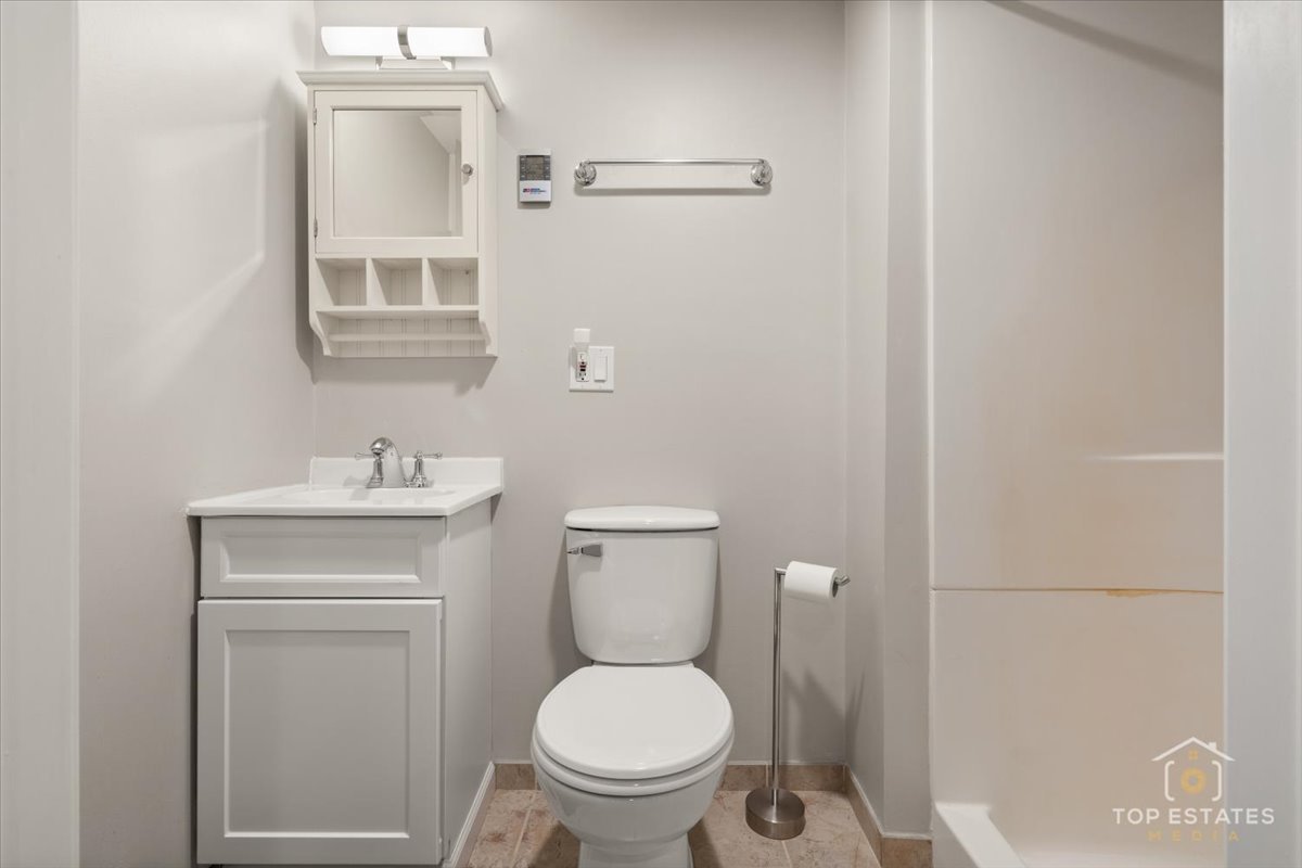 10 N Wildwood Drive, Prospect Heights, IL 60070