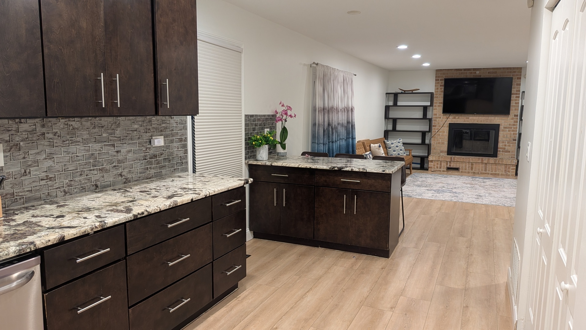 691 Burdette Avenue, Glendale Heights, IL 60139