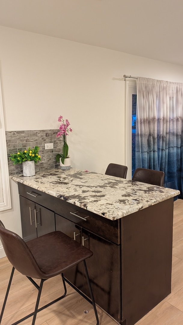 691 Burdette Avenue, Glendale Heights, IL 60139