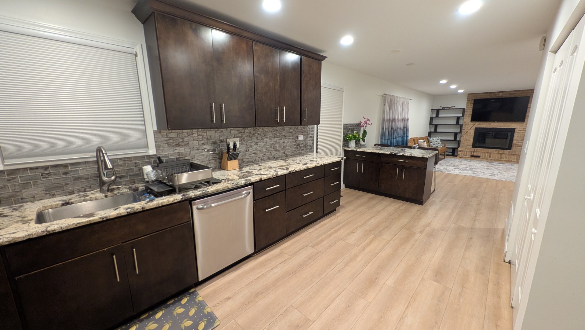 691 Burdette Avenue, Glendale Heights, IL 60139