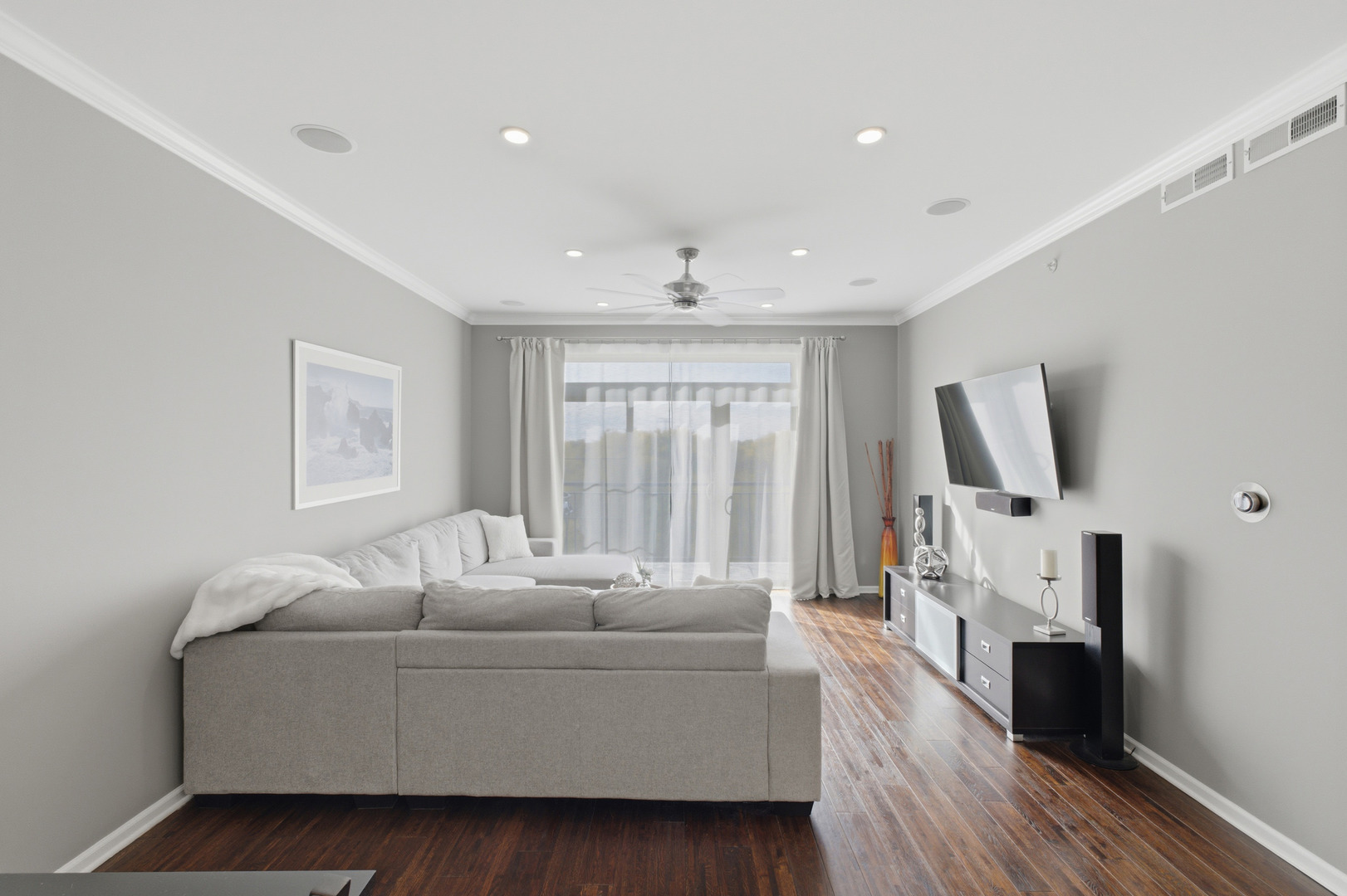 615 Perrie Drive #605, Elk Grove Village, IL 60007