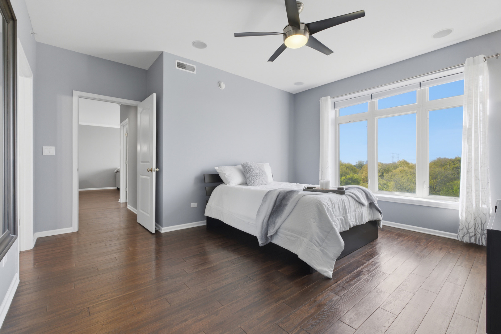 615 Perrie Drive #605, Elk Grove Village, IL 60007