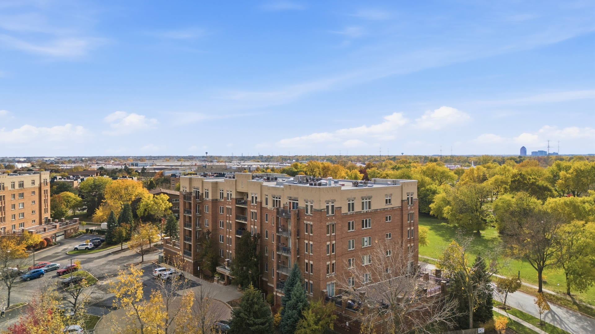 615 Perrie Drive #605, Elk Grove Village, IL 60007