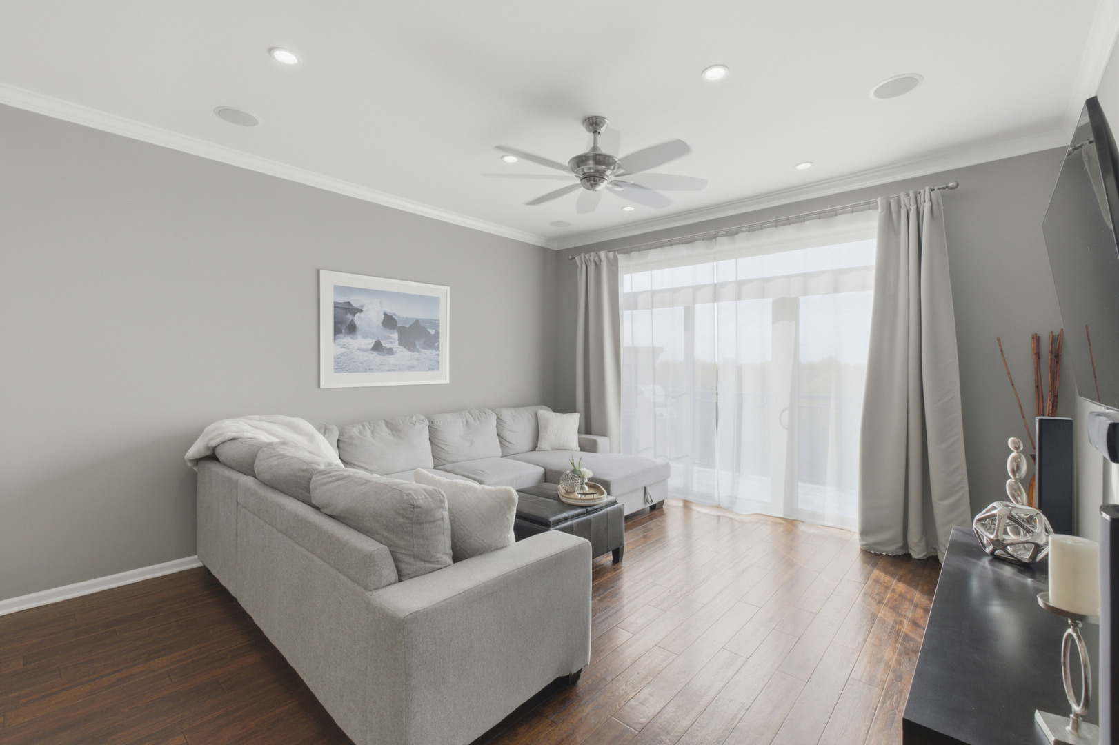 615 Perrie Drive #605, Elk Grove Village, IL 60007