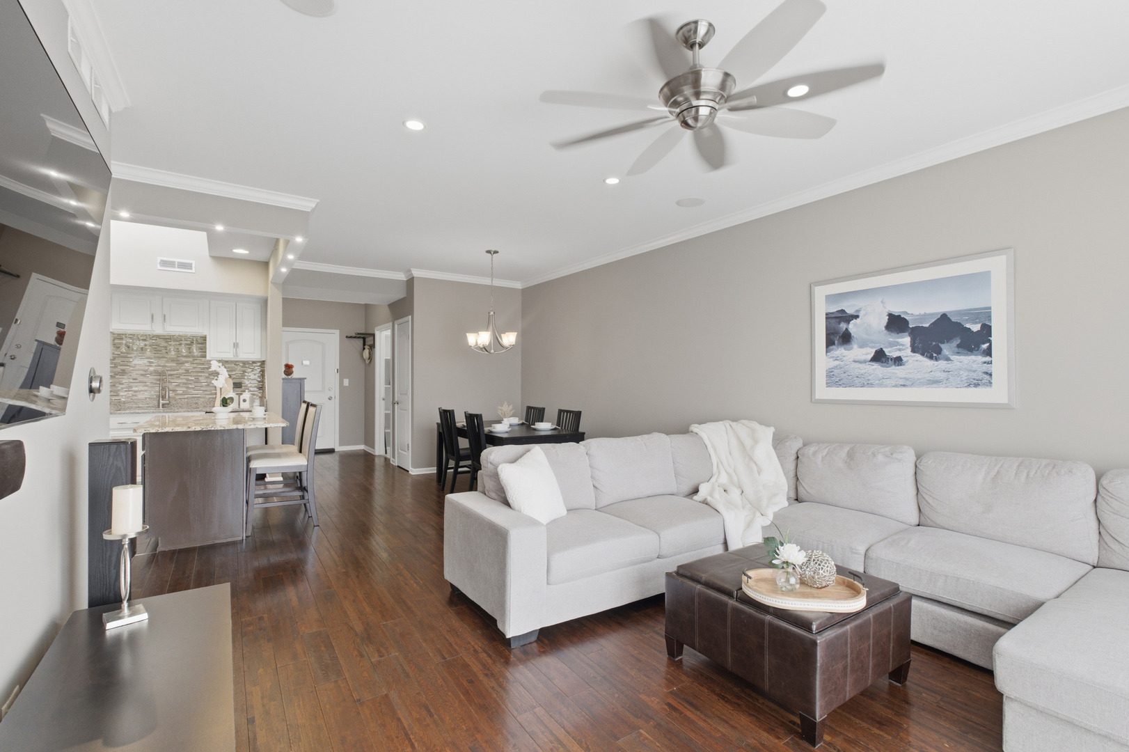 615 Perrie Drive #605, Elk Grove Village, IL 60007