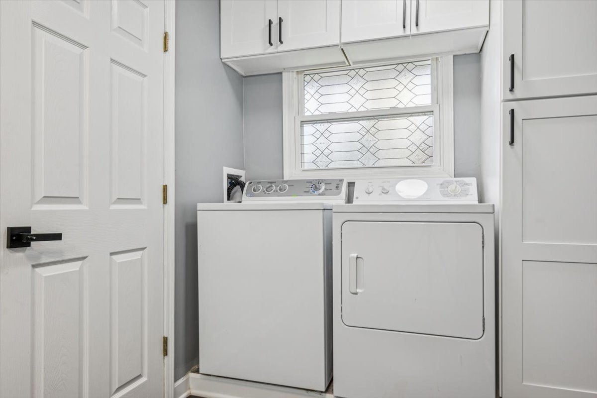 2004 Central Street, McHenry, IL 60050