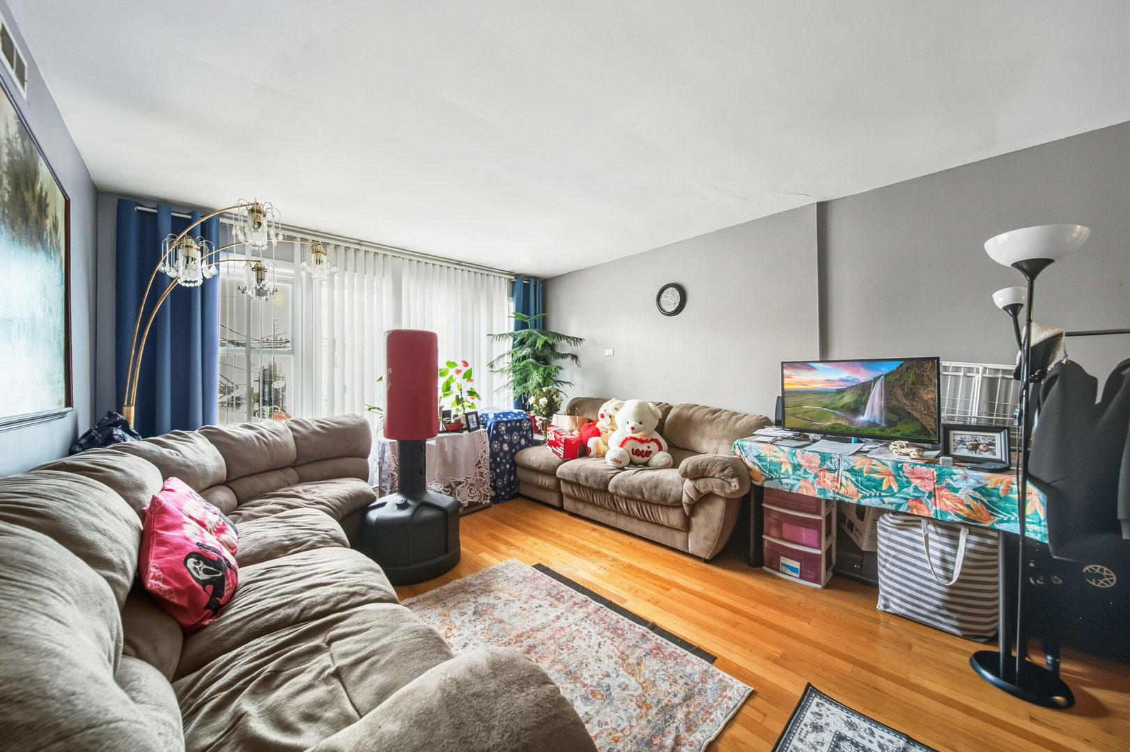 5230 W Belmont Avenue, Chicago, IL 60641