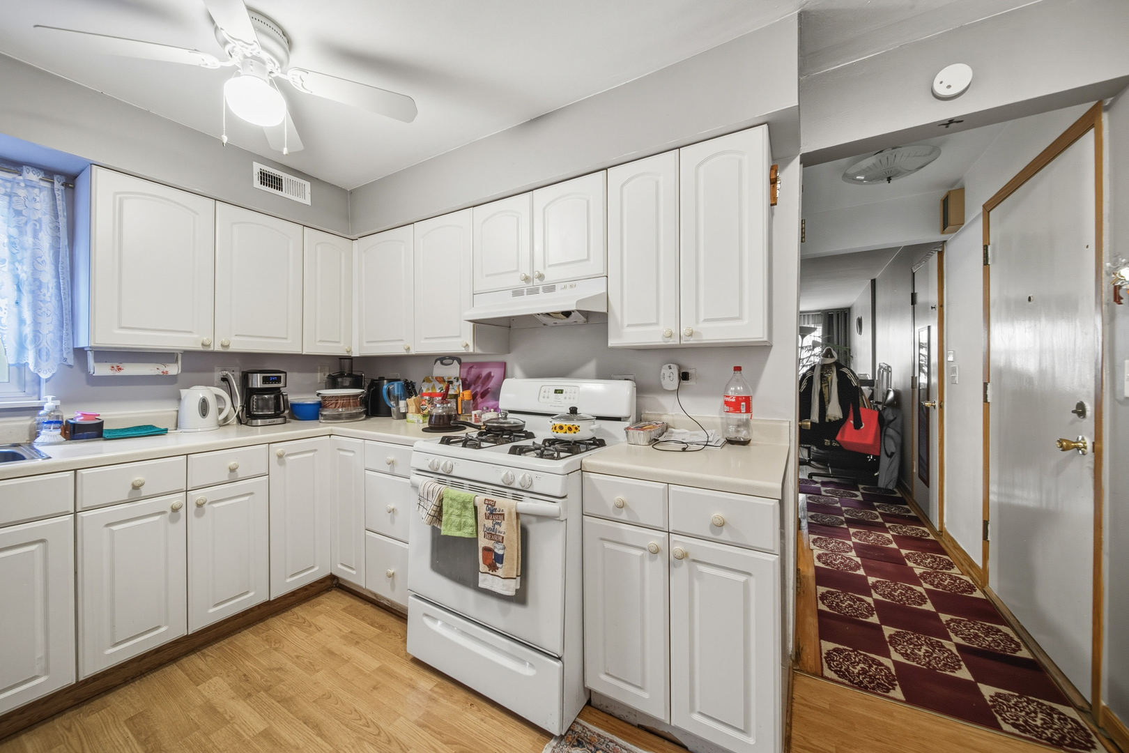 5230 W Belmont Avenue, Chicago, IL 60641