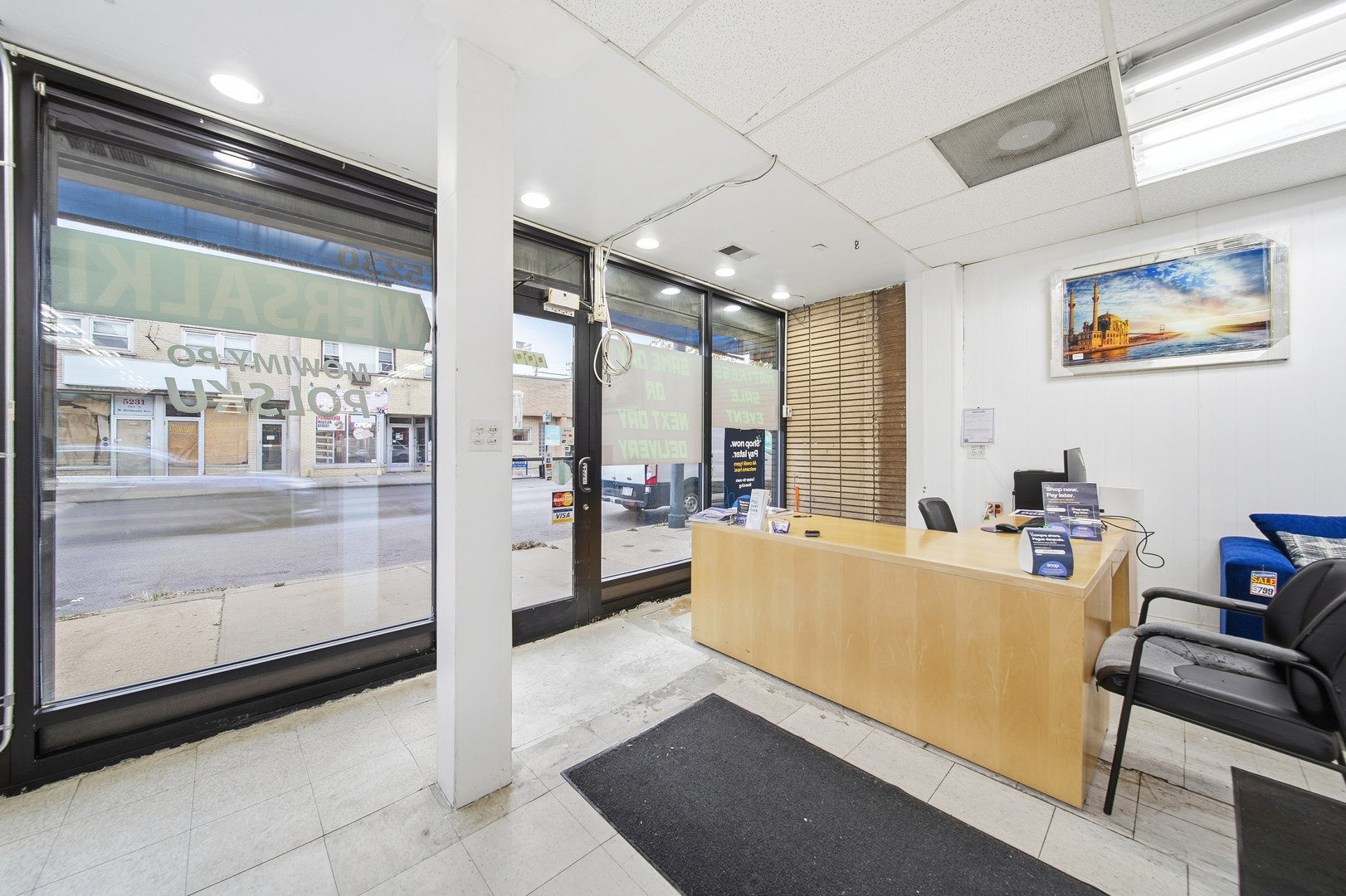 5230 W Belmont Avenue, Chicago, IL 60641