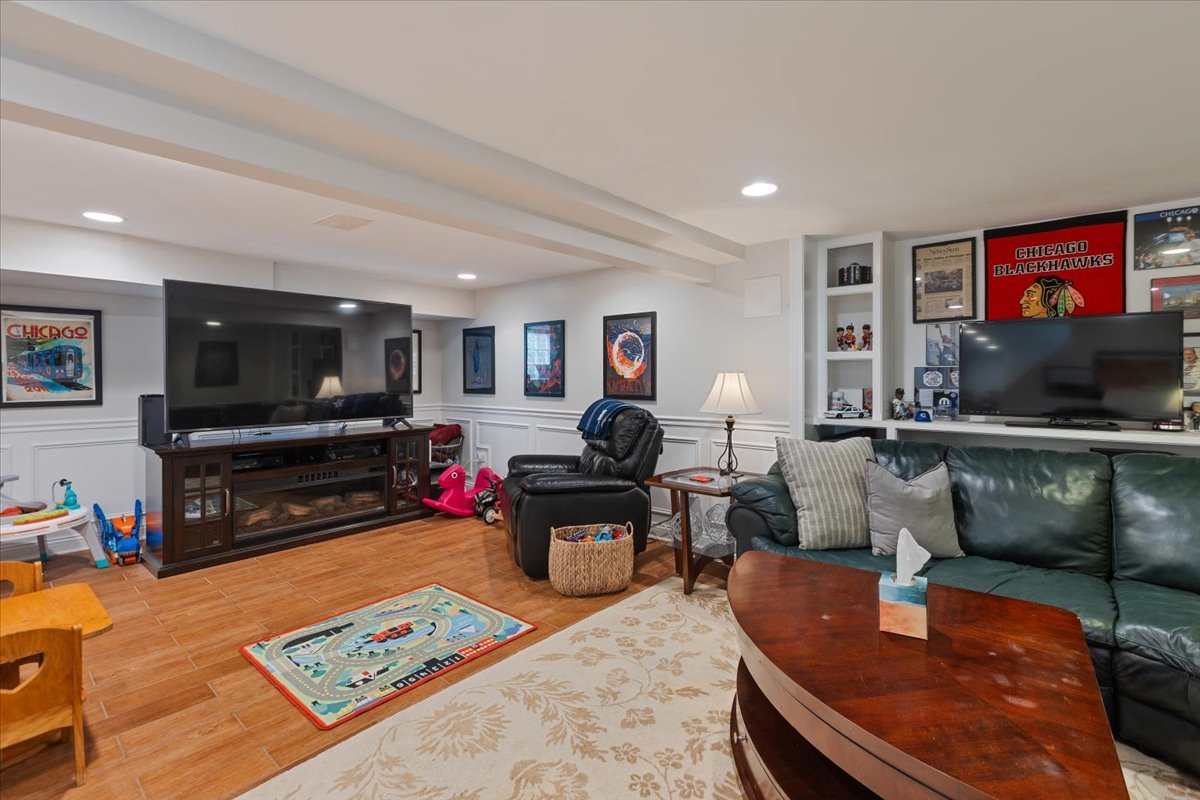 5404 N Natoma Avenue, Chicago, IL 60656