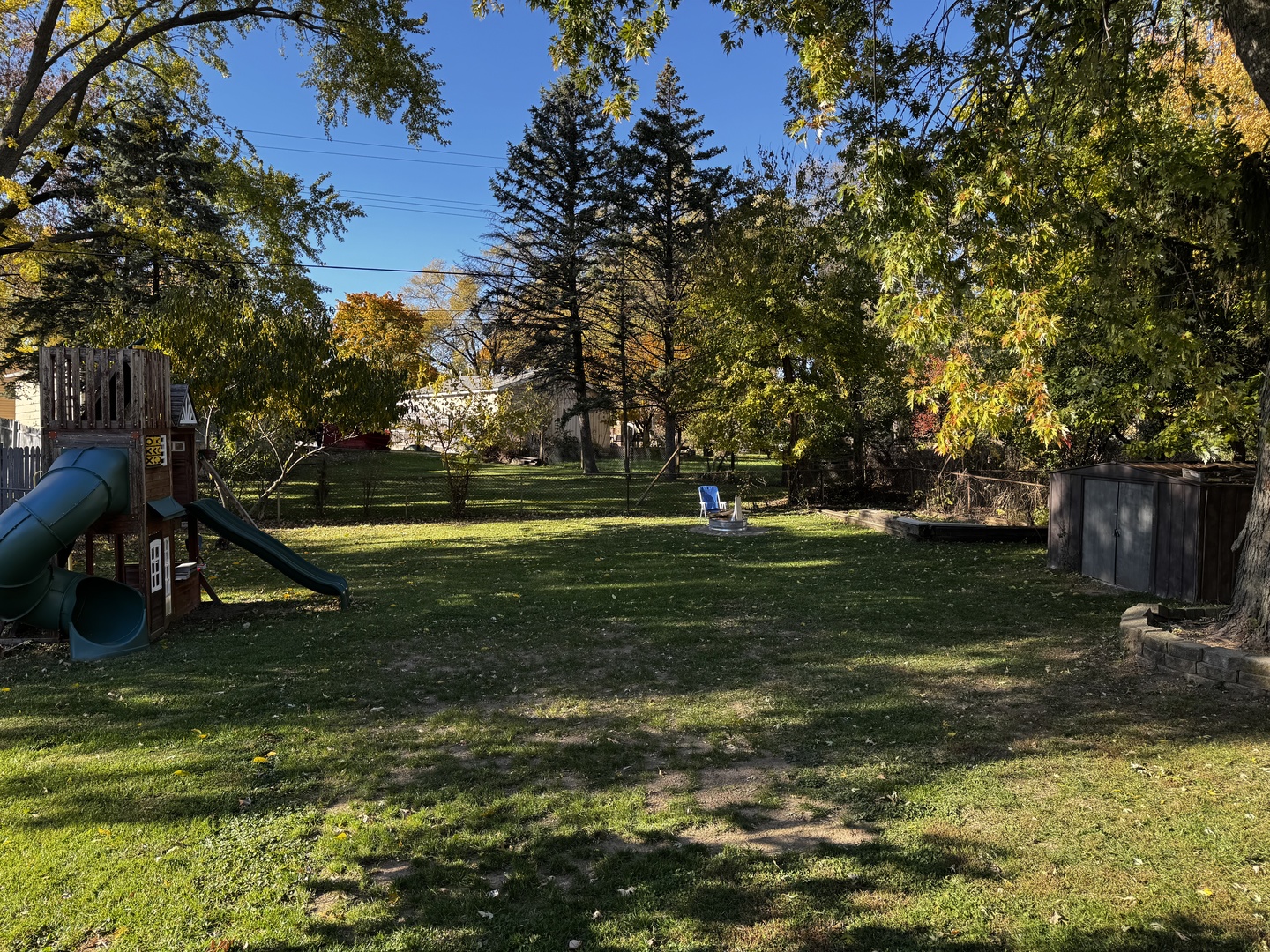 327 Tulsa Avenue, Carpentersville, IL 60110