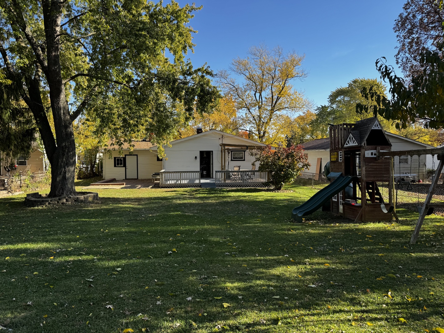 327 Tulsa Avenue, Carpentersville, IL 60110