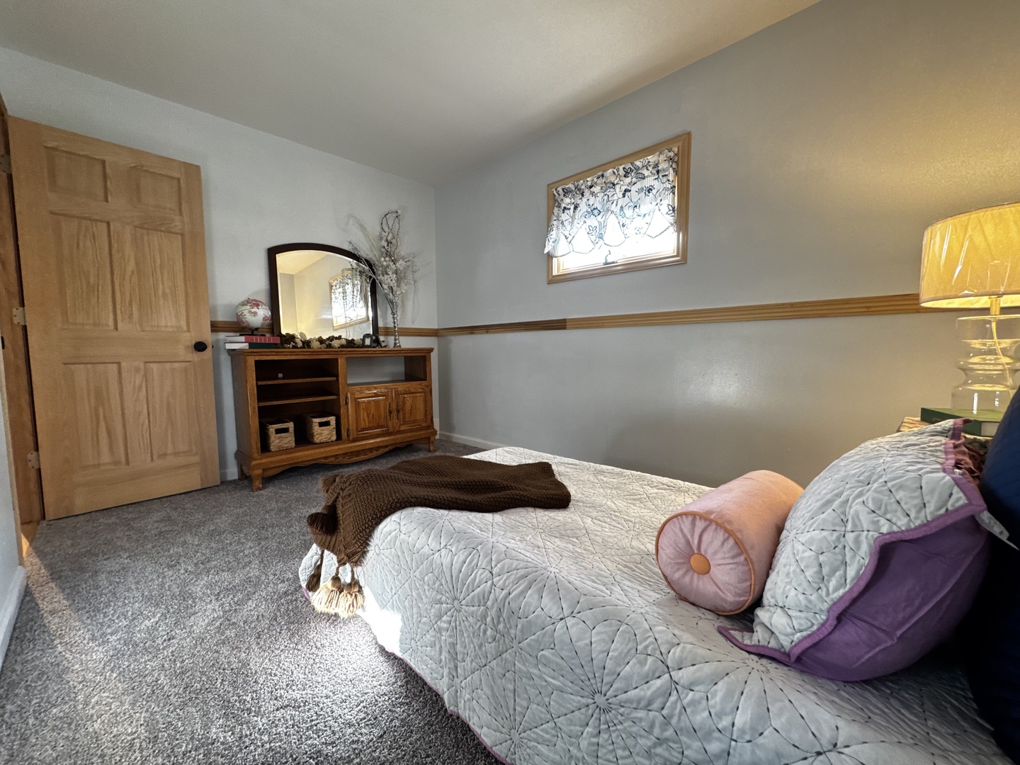 327 Tulsa Avenue, Carpentersville, IL 60110