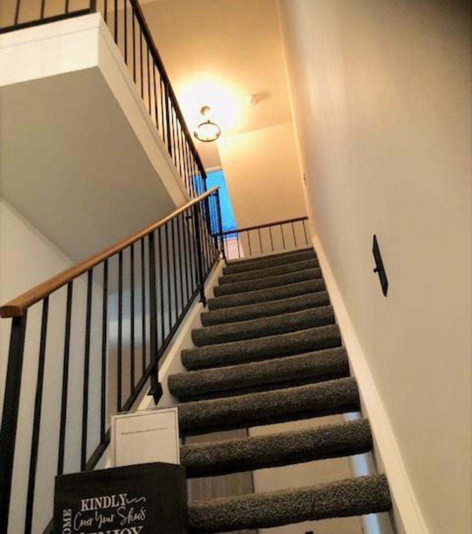 1943 Ozark Parkway #1943, Algonquin, IL 60102