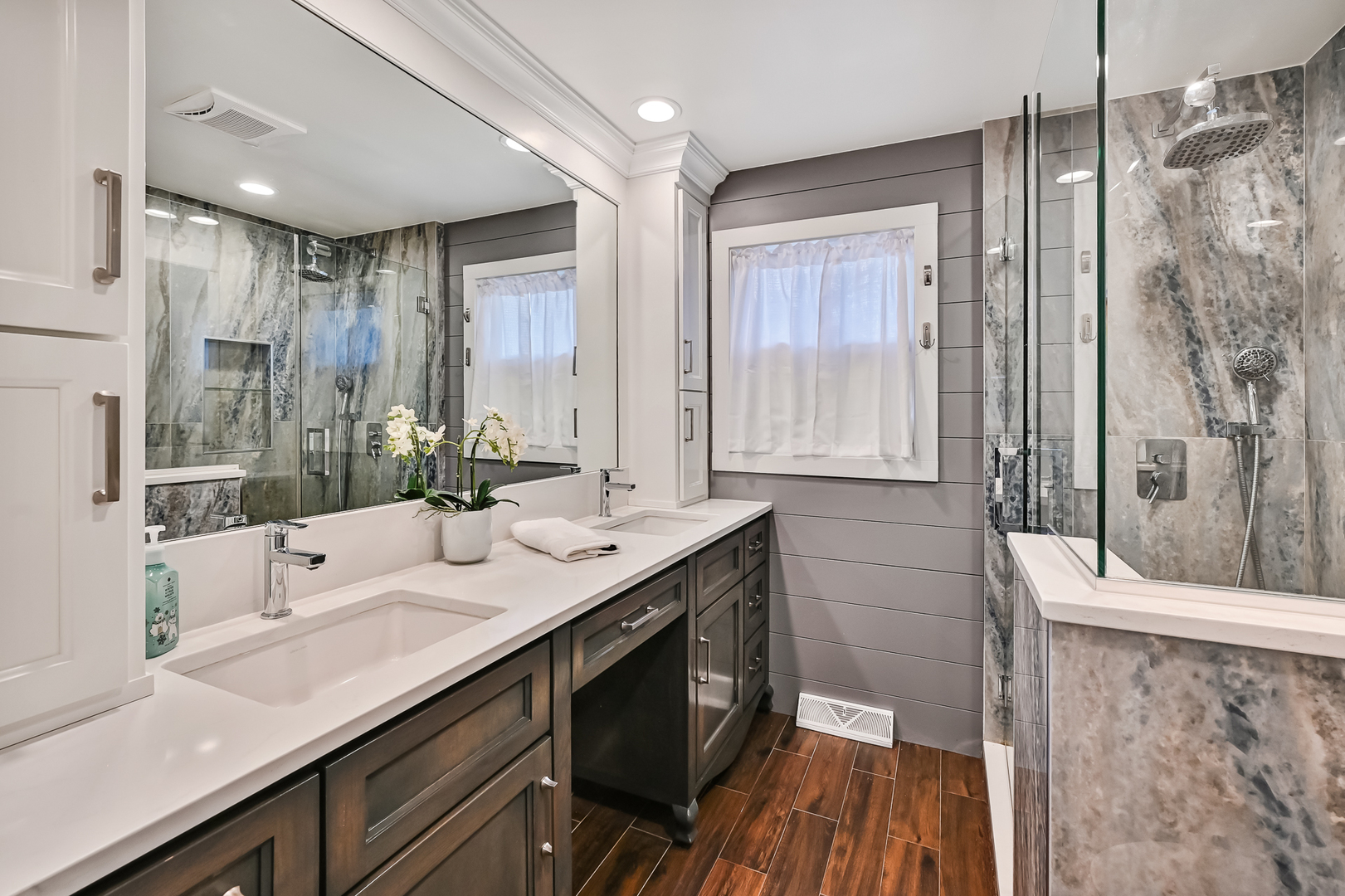 740 East Avenue, La Grange, IL 60525