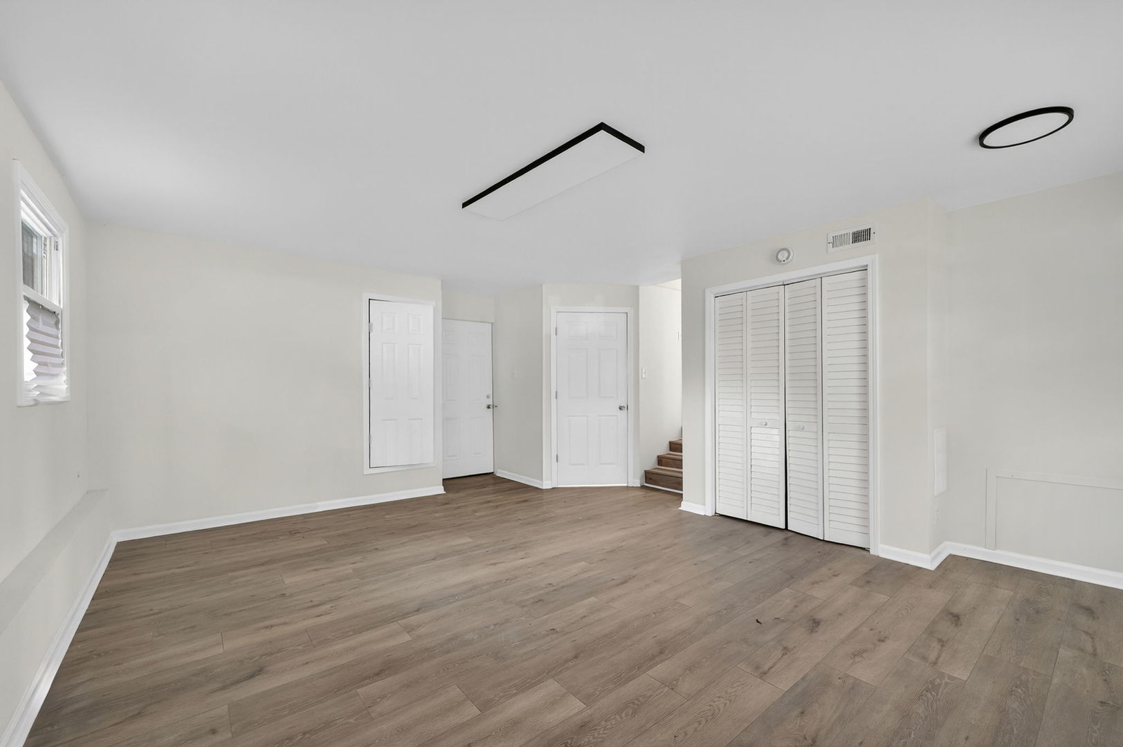 15823 S Saint Louis Avenue, Markham, IL 60428