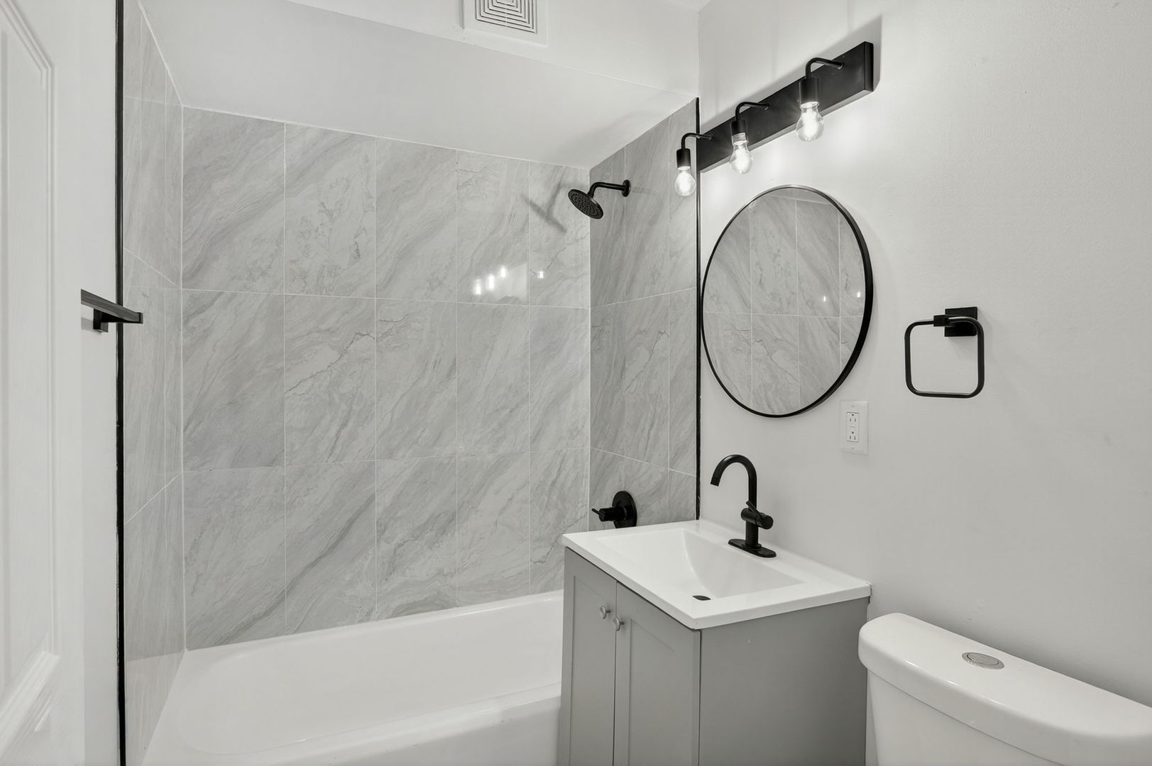 15823 S Saint Louis Avenue, Markham, IL 60428