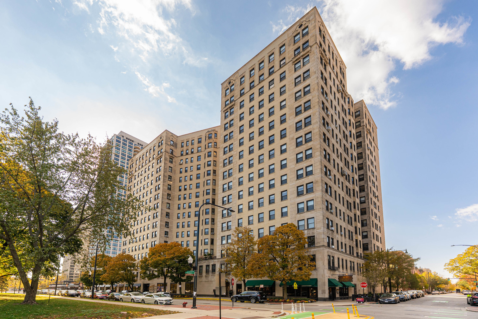 2000 N Lincoln Park West Parkway #607, Chicago, IL 60614