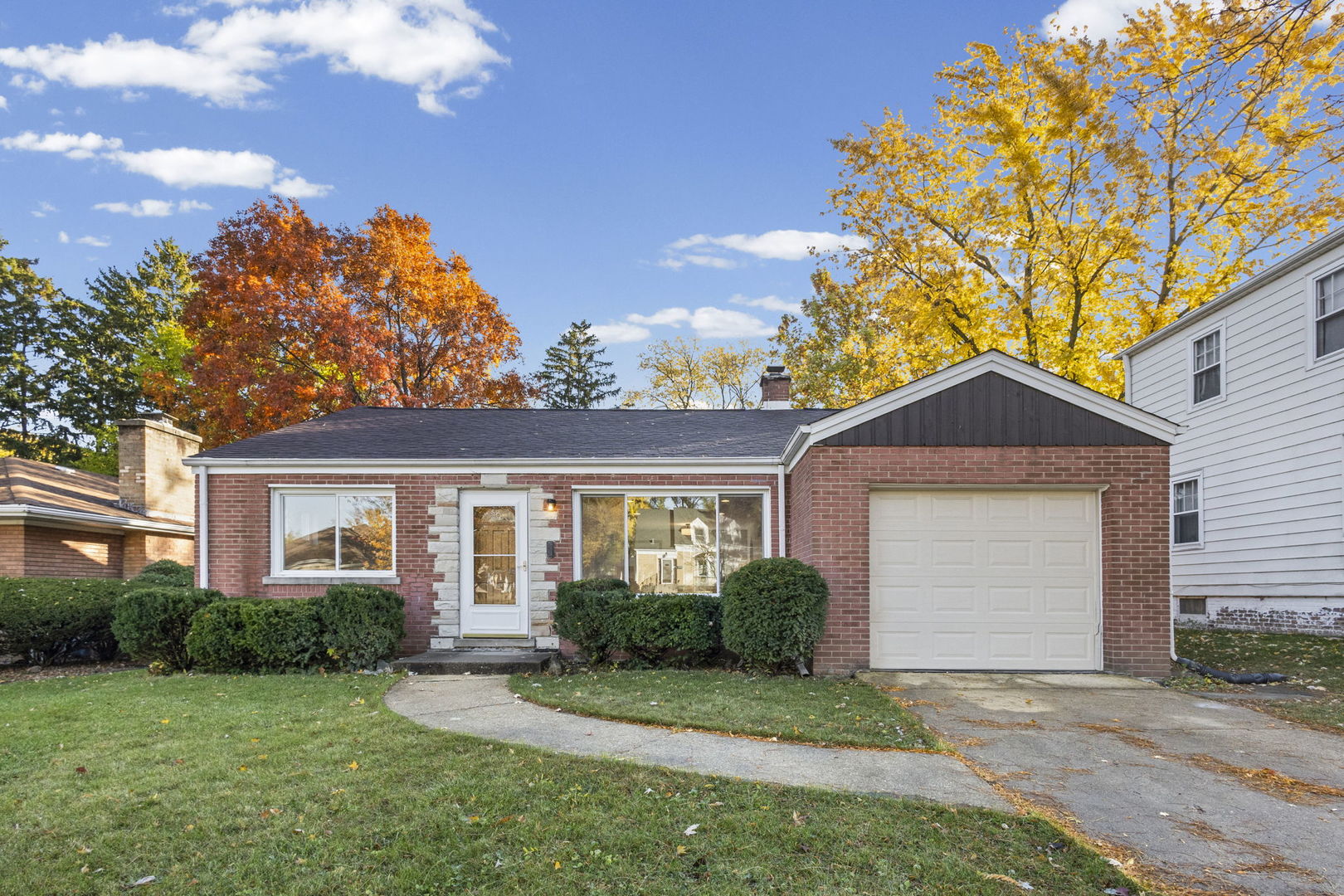 1307 Highridge Parkway, Westchester, IL 60154