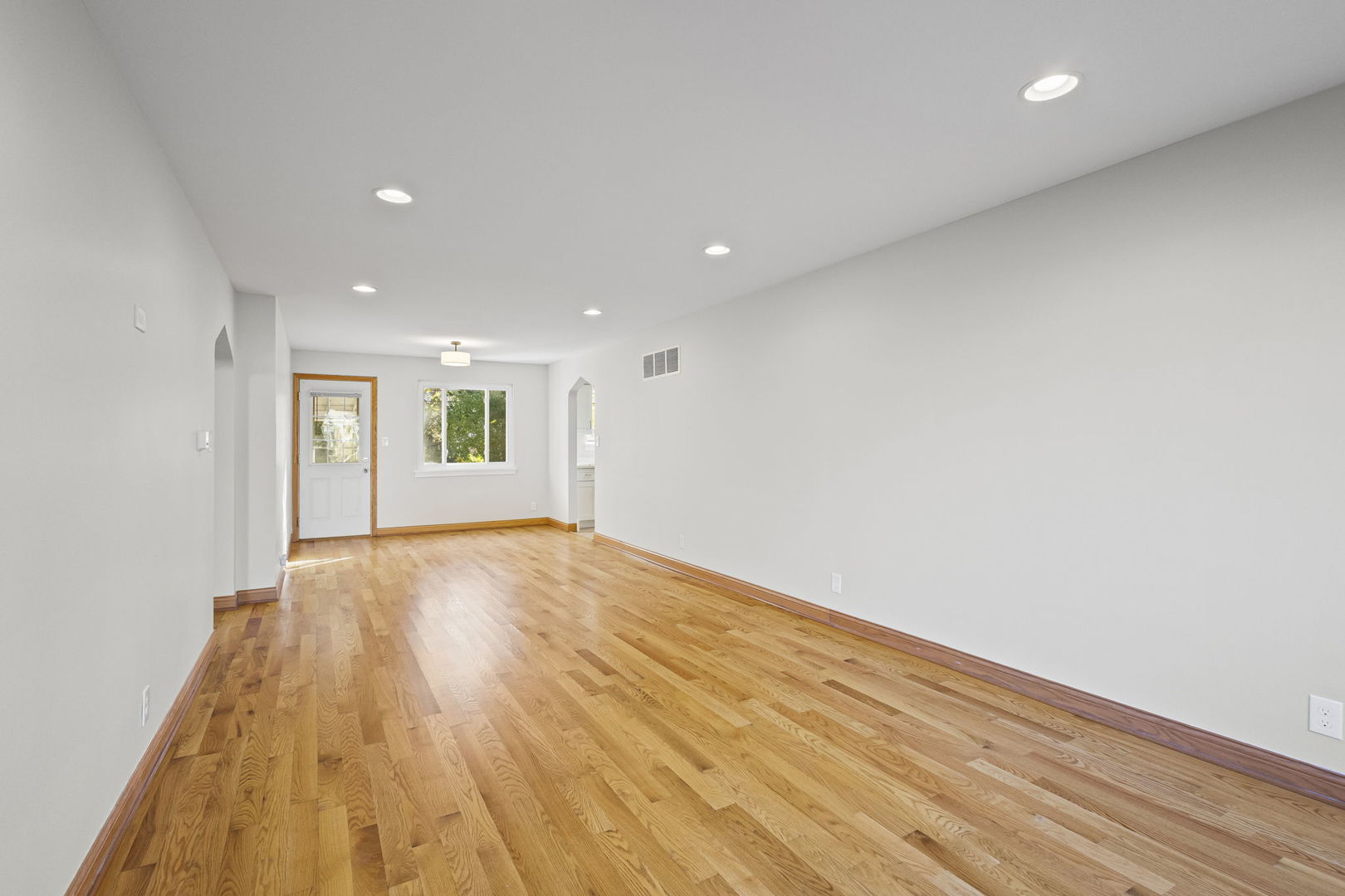 1307 Highridge Parkway, Westchester, IL 60154