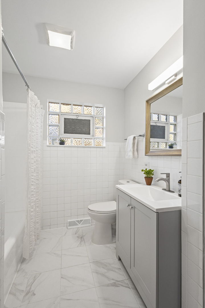 1307 Highridge Parkway, Westchester, IL 60154