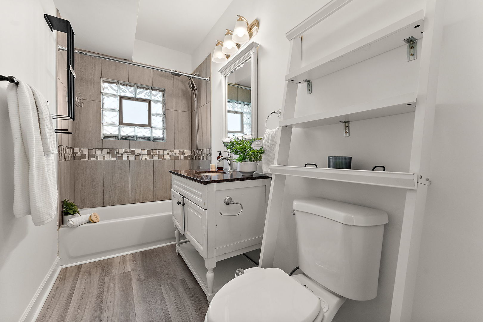 401 S 18th Avenue, Maywood, IL 60153