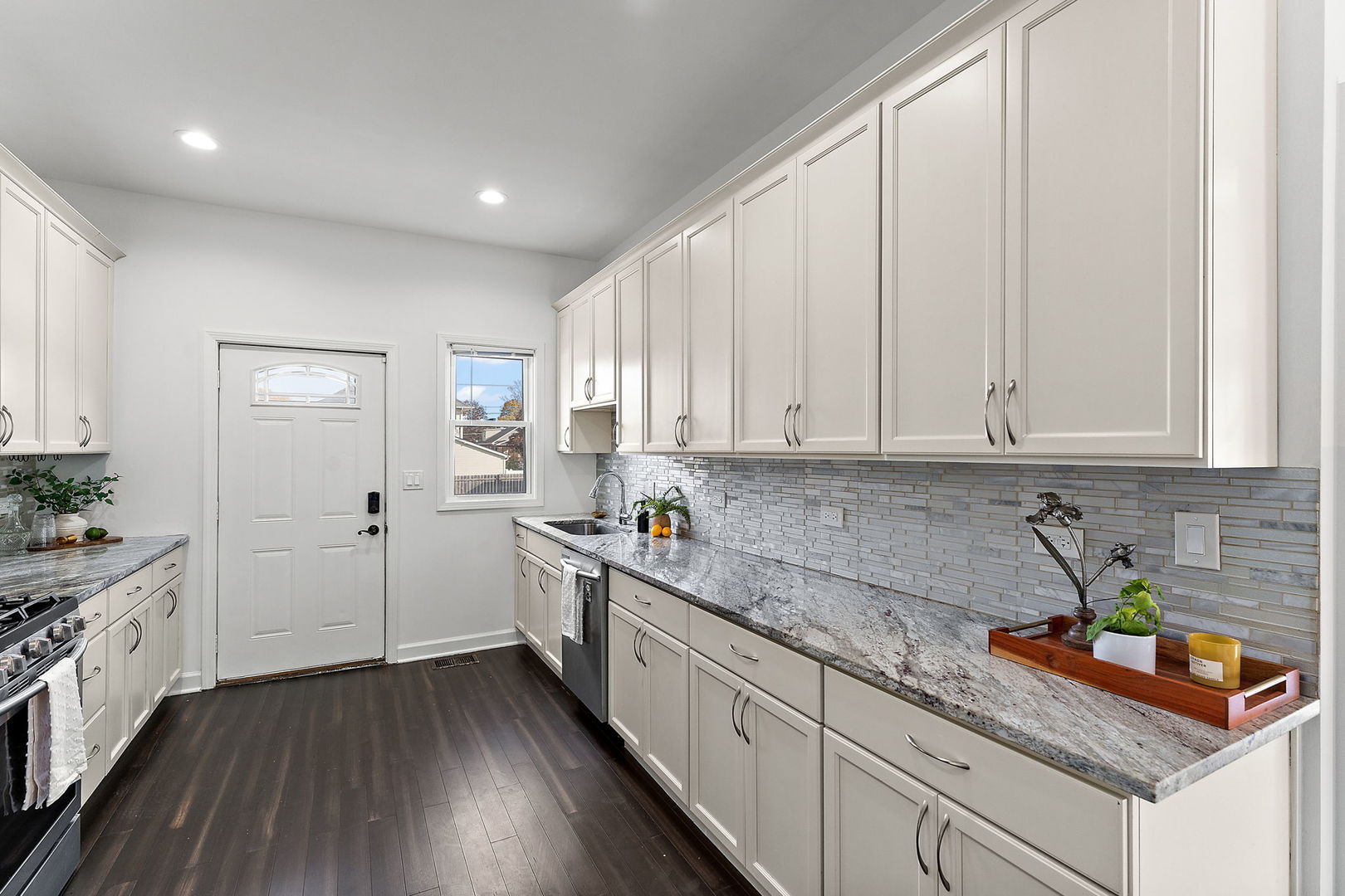 401 S 18th Avenue, Maywood, IL 60153